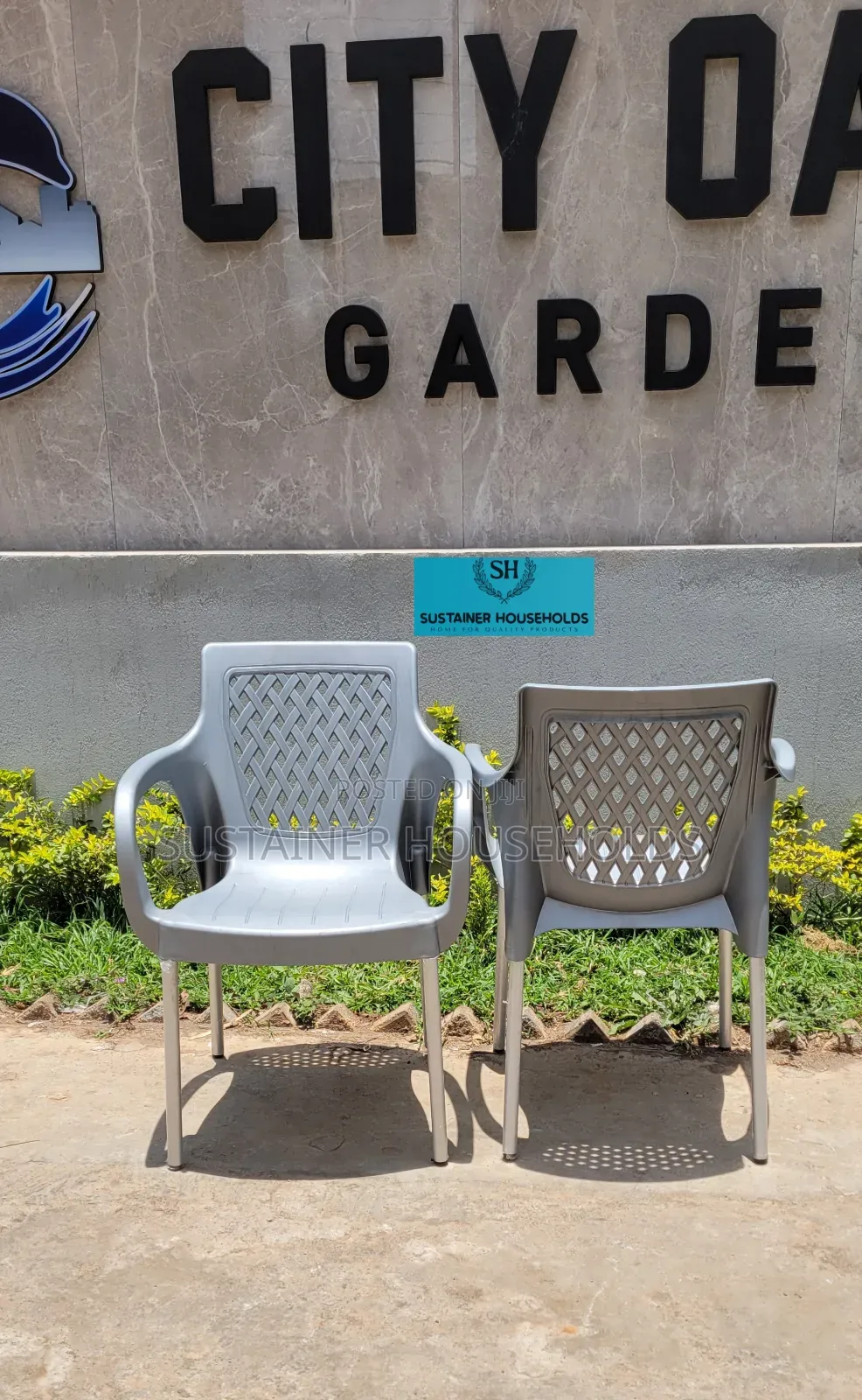 Back and Front Plastic Chairs With Metal Tubing Legs(Gray )