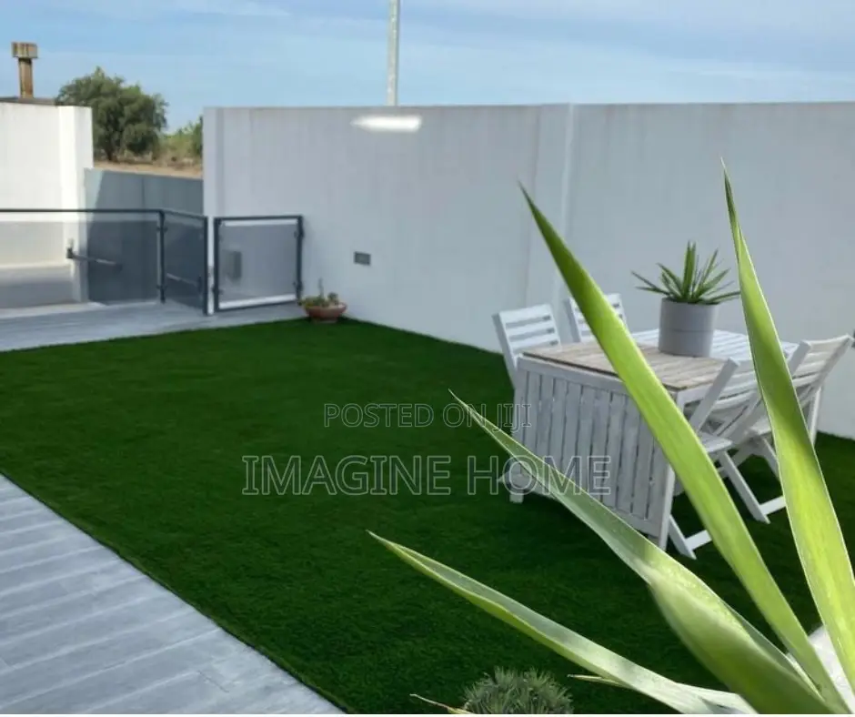Adorable Spice With Turf Grass Carpet