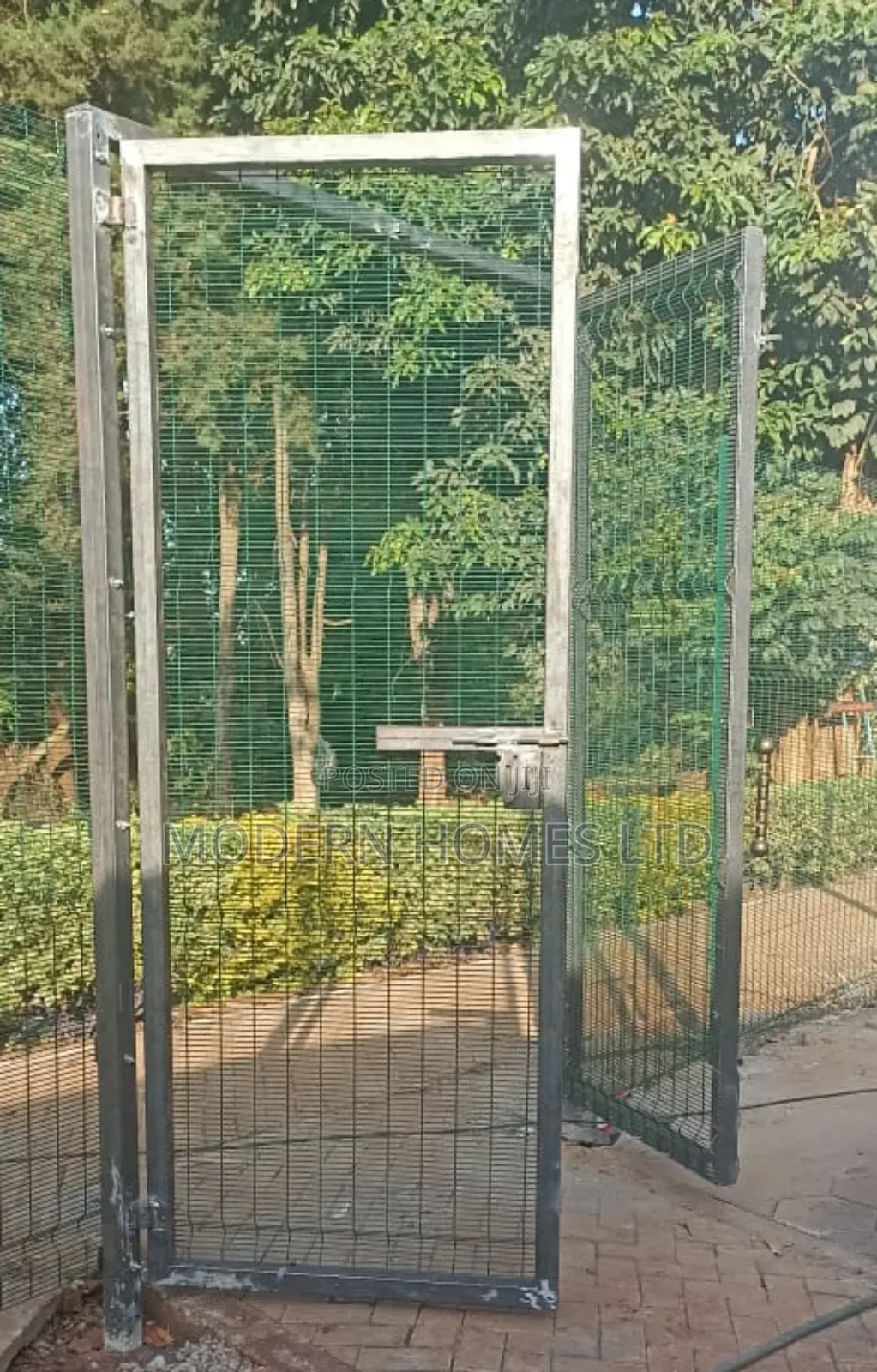The Surprising Benefits of Mesh Fencing:More Than a Barrier!
