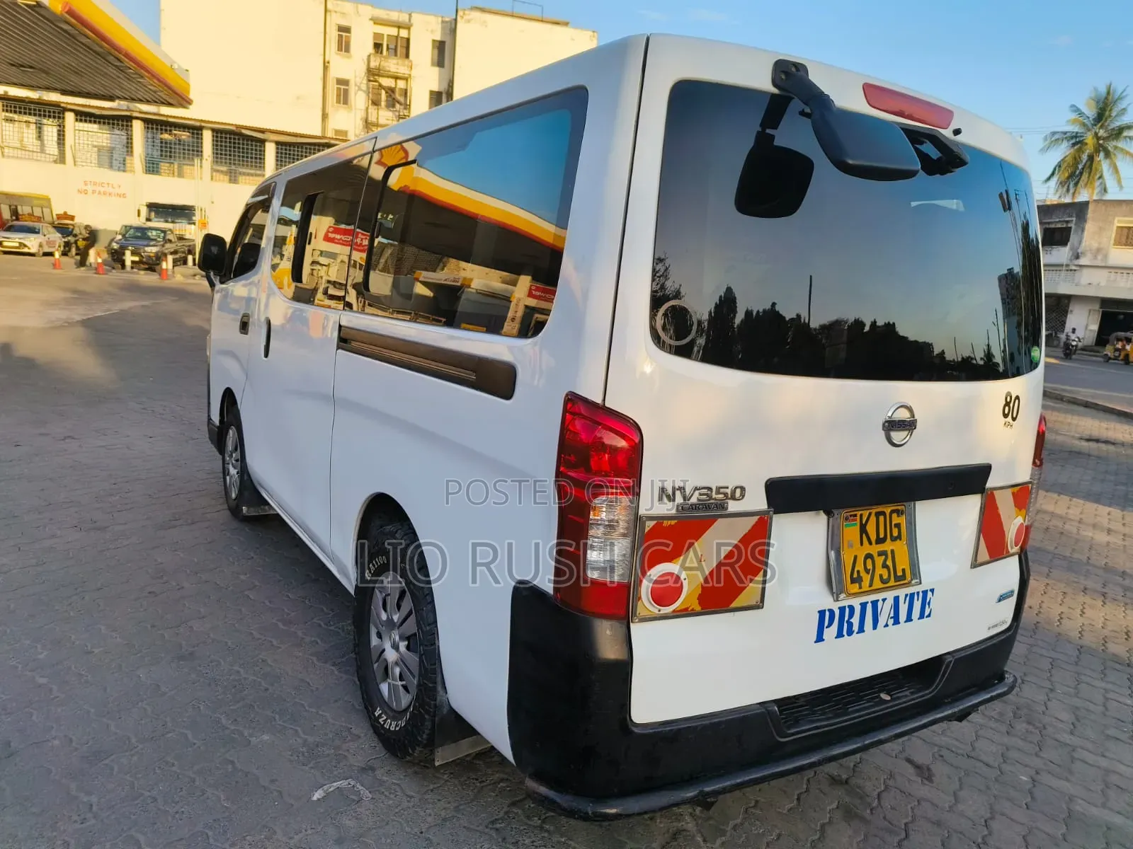 Nissan Caravan (Urvan) 2015 White