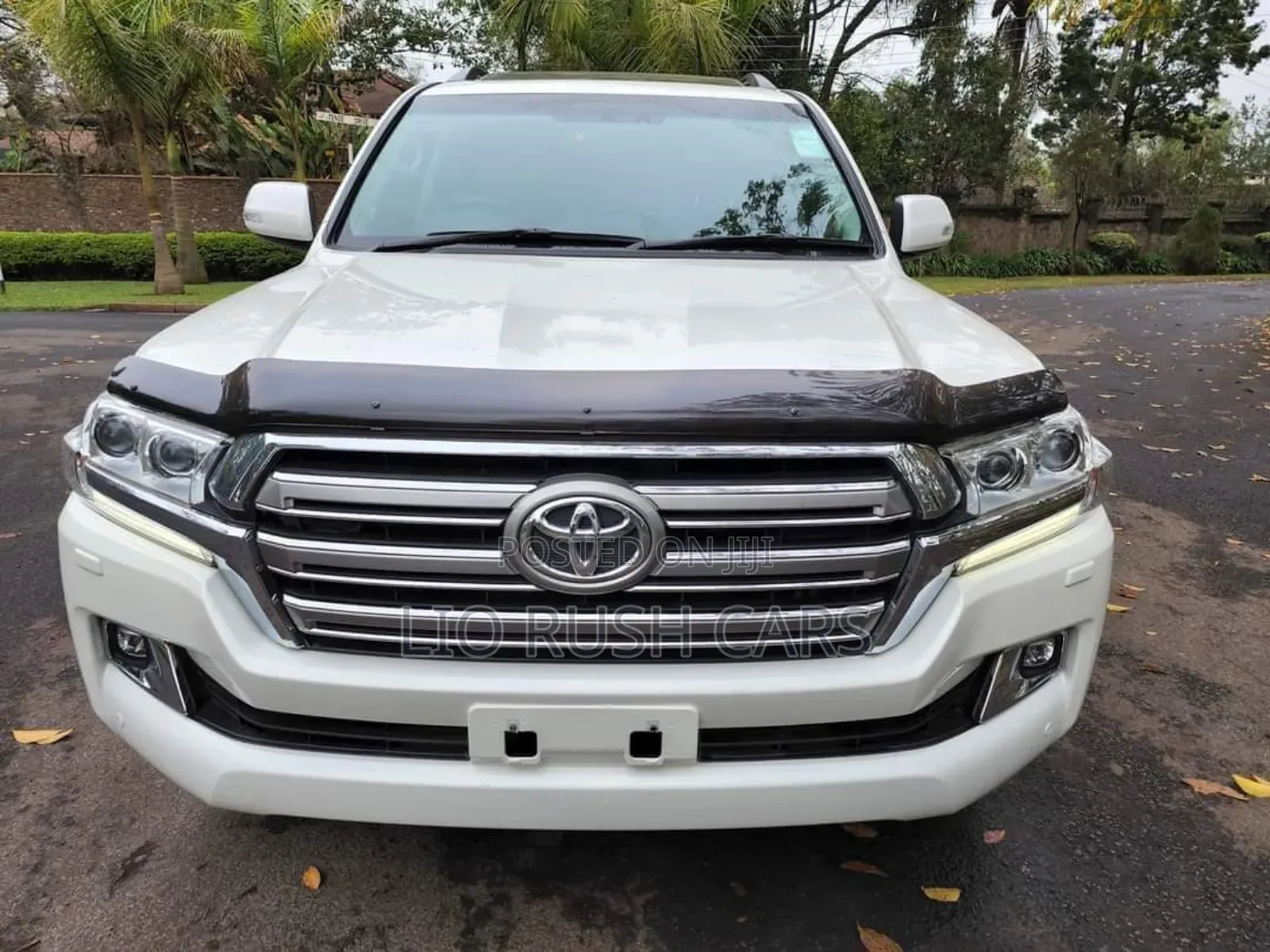 Toyota Land Cruiser 2017 White