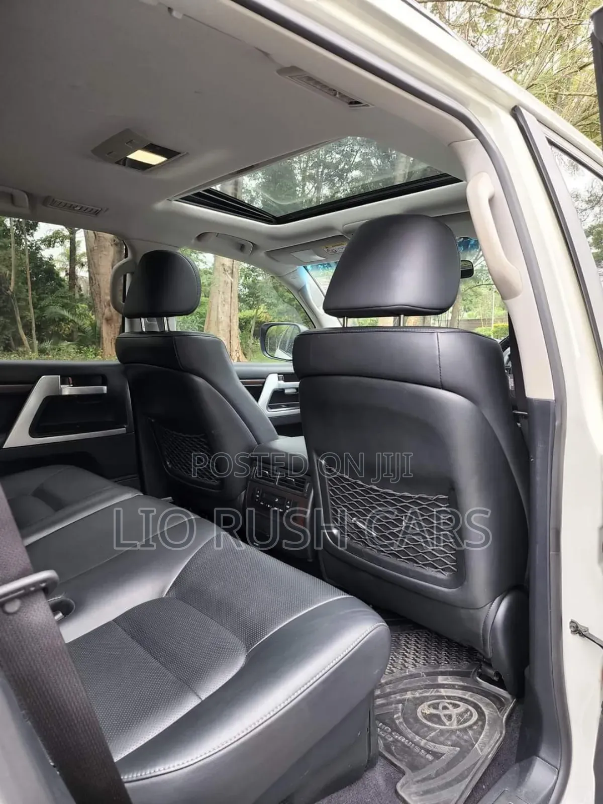 Toyota Land Cruiser 2017 White