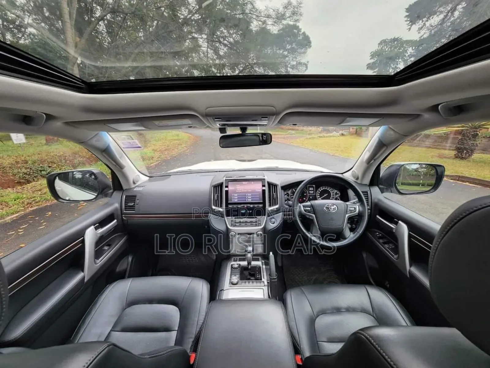 Toyota Land Cruiser 2017 White