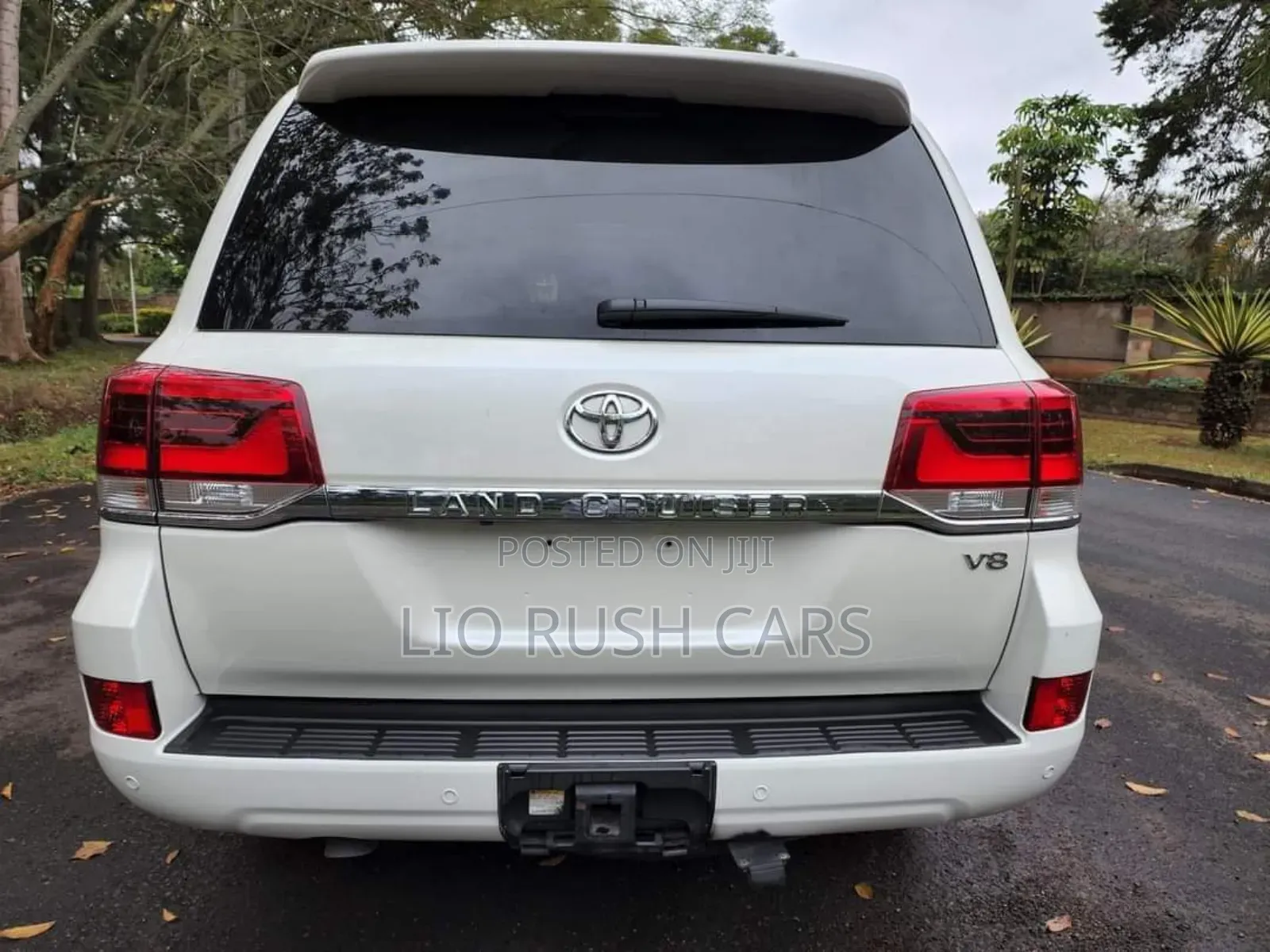 Toyota Land Cruiser 2017 White