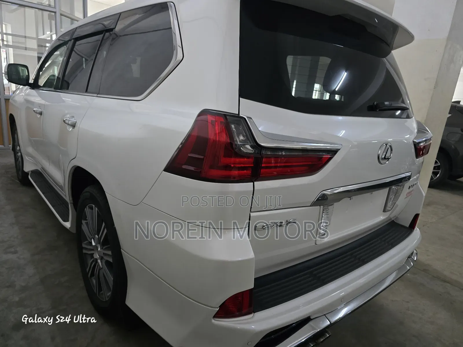 Lexus LX 2017 White