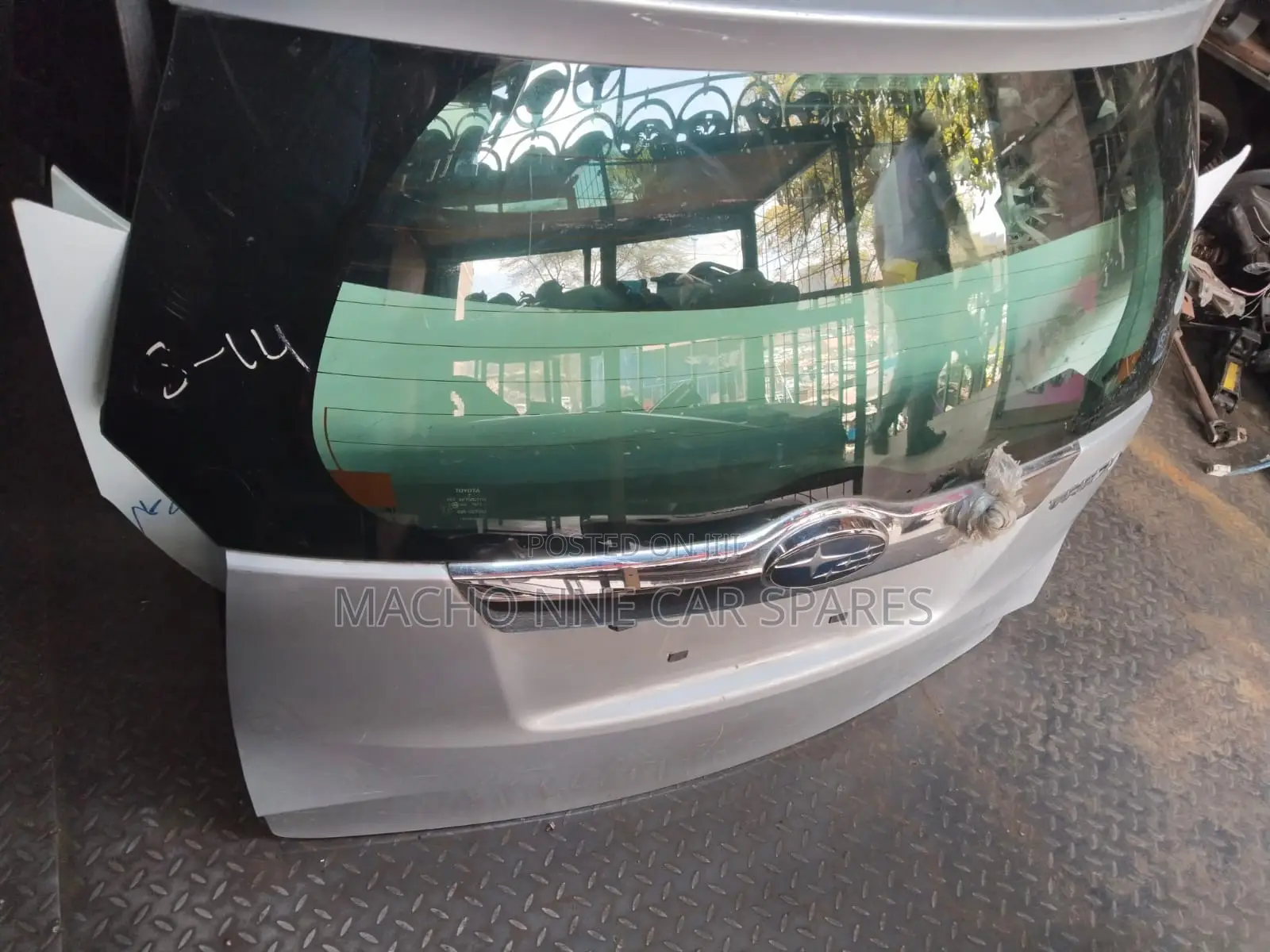 Subaru Trezia Tailgate/Boot