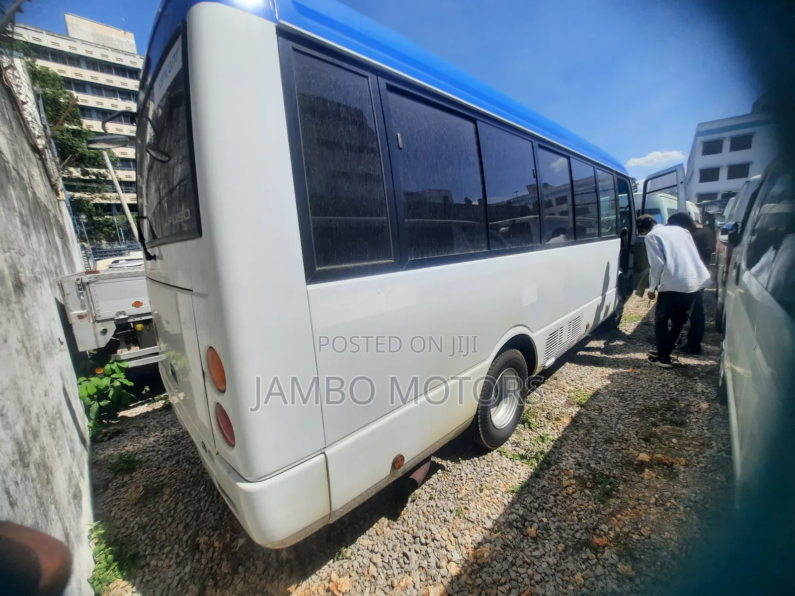 Mitsubishi Fuso Rosa 2017 White
