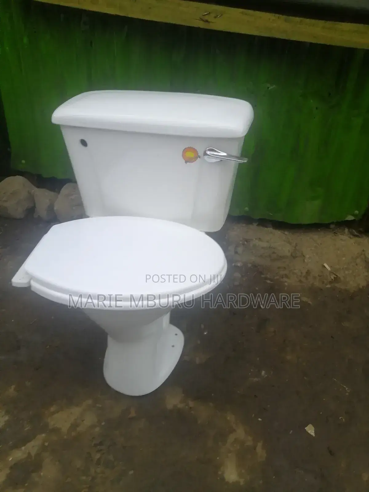 X UK Wall Cistern Ad Toilet
