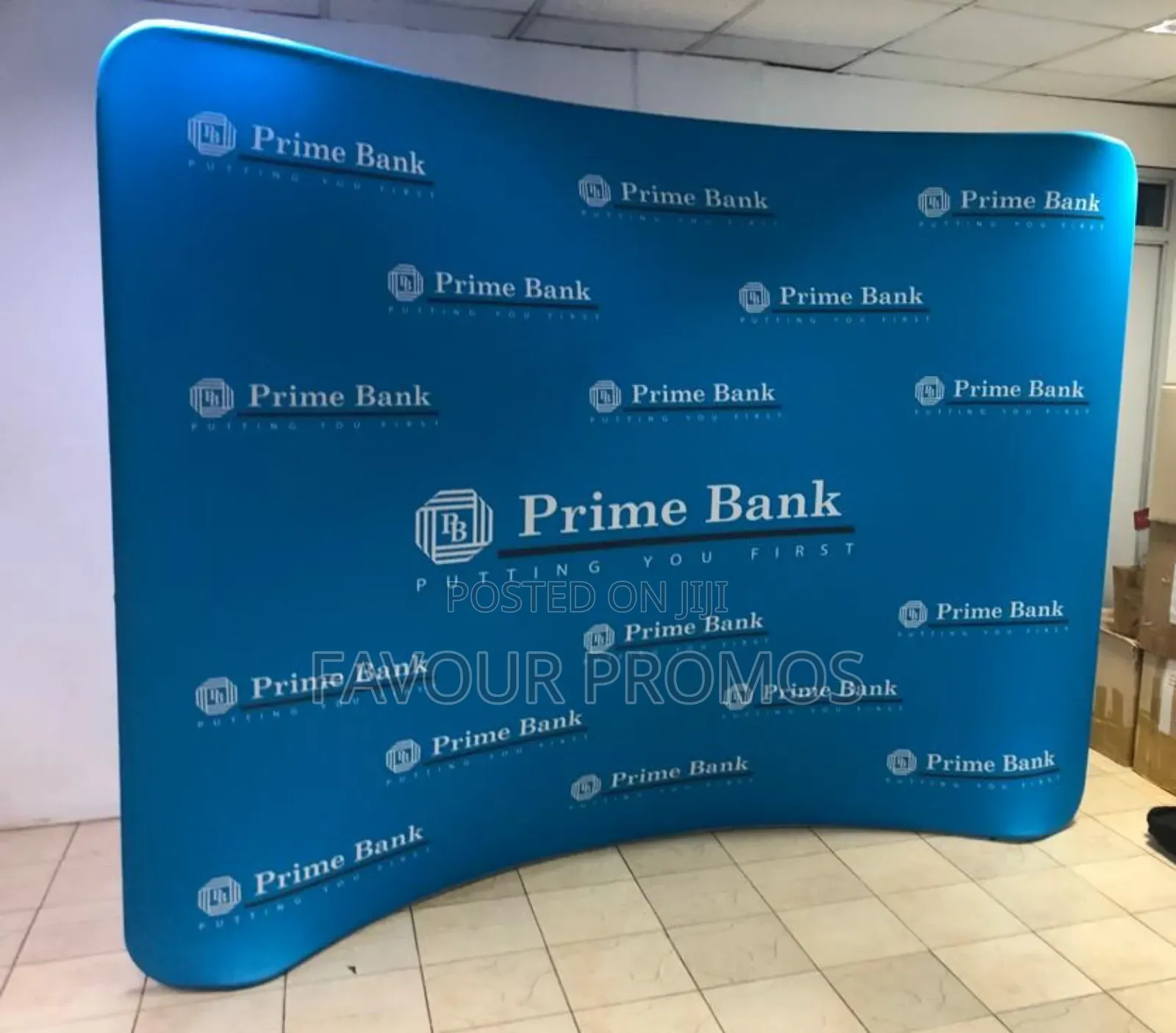 Curved Backdrop Banner
