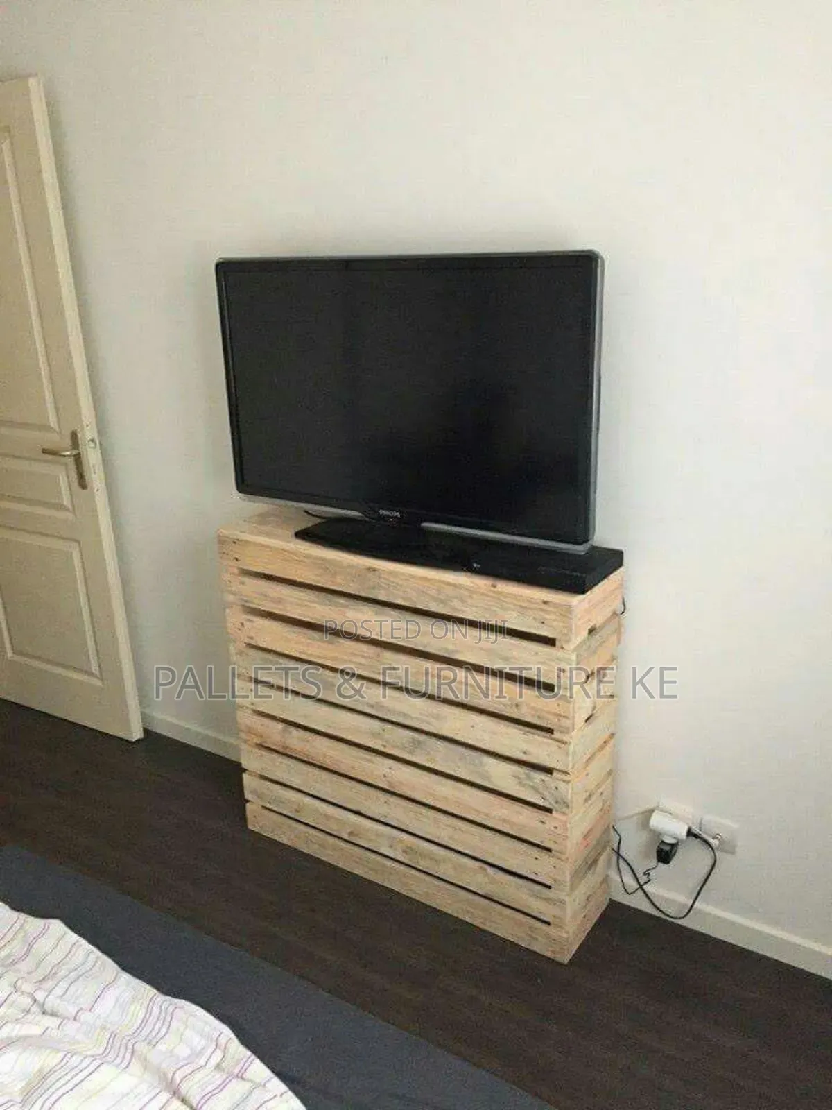 Pallet Wood Entertainment Center #346