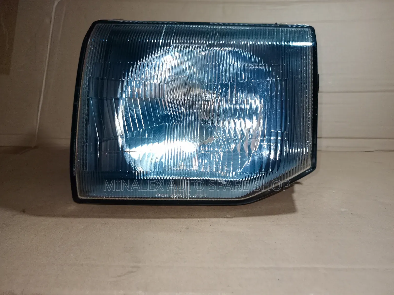 LHS Pajero 98 Front Light