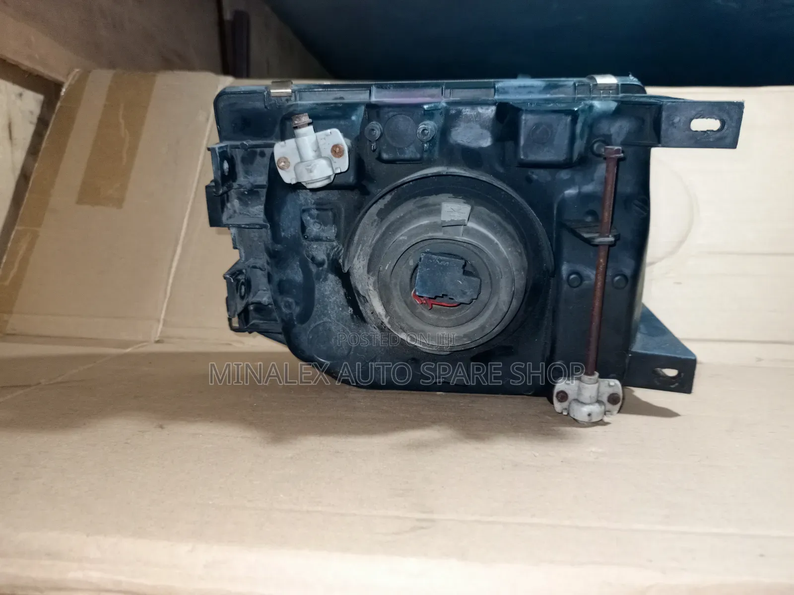 LHS Pajero 98 Front Light