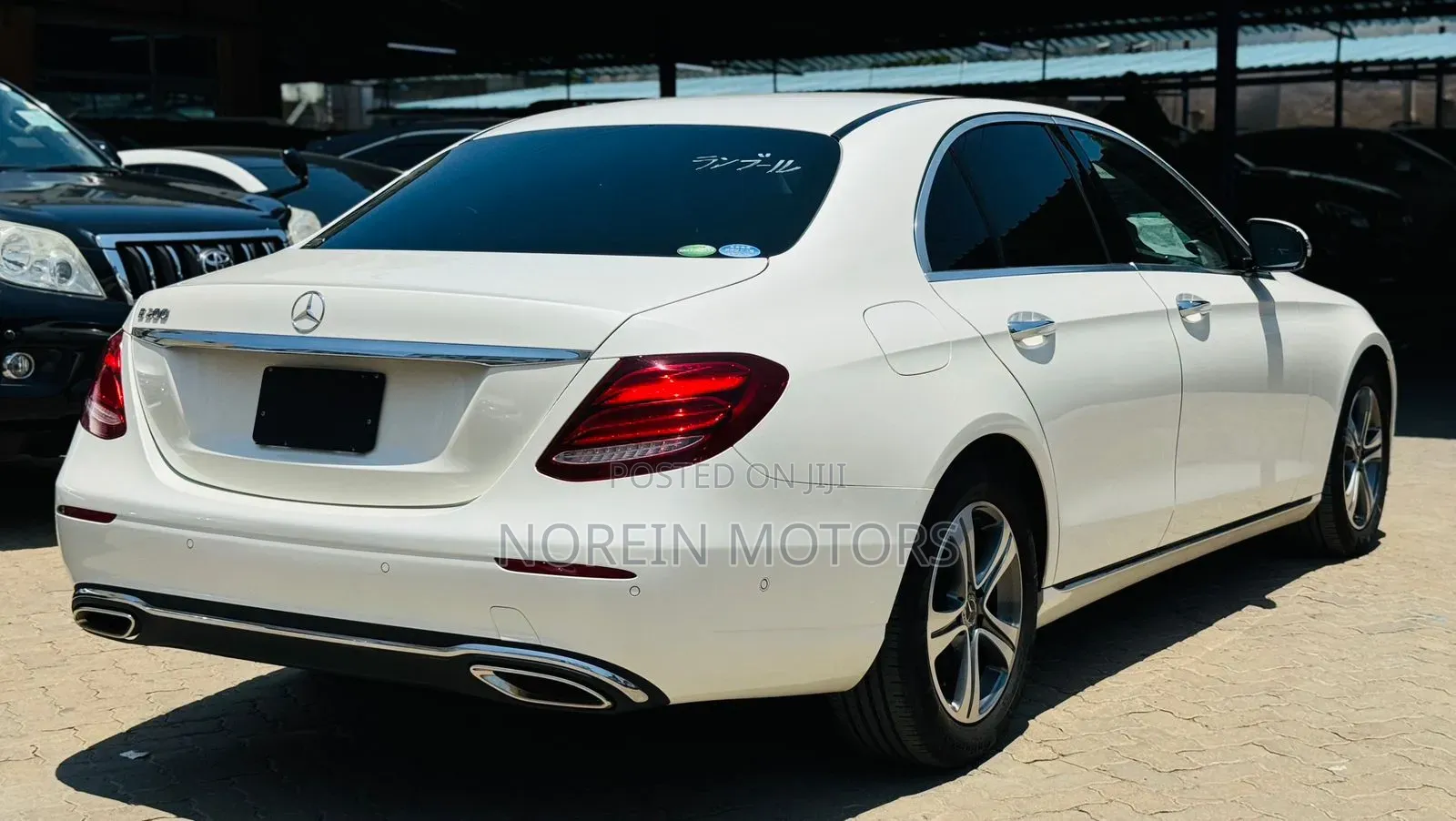 Mercedes-Benz E200 2017 Off white