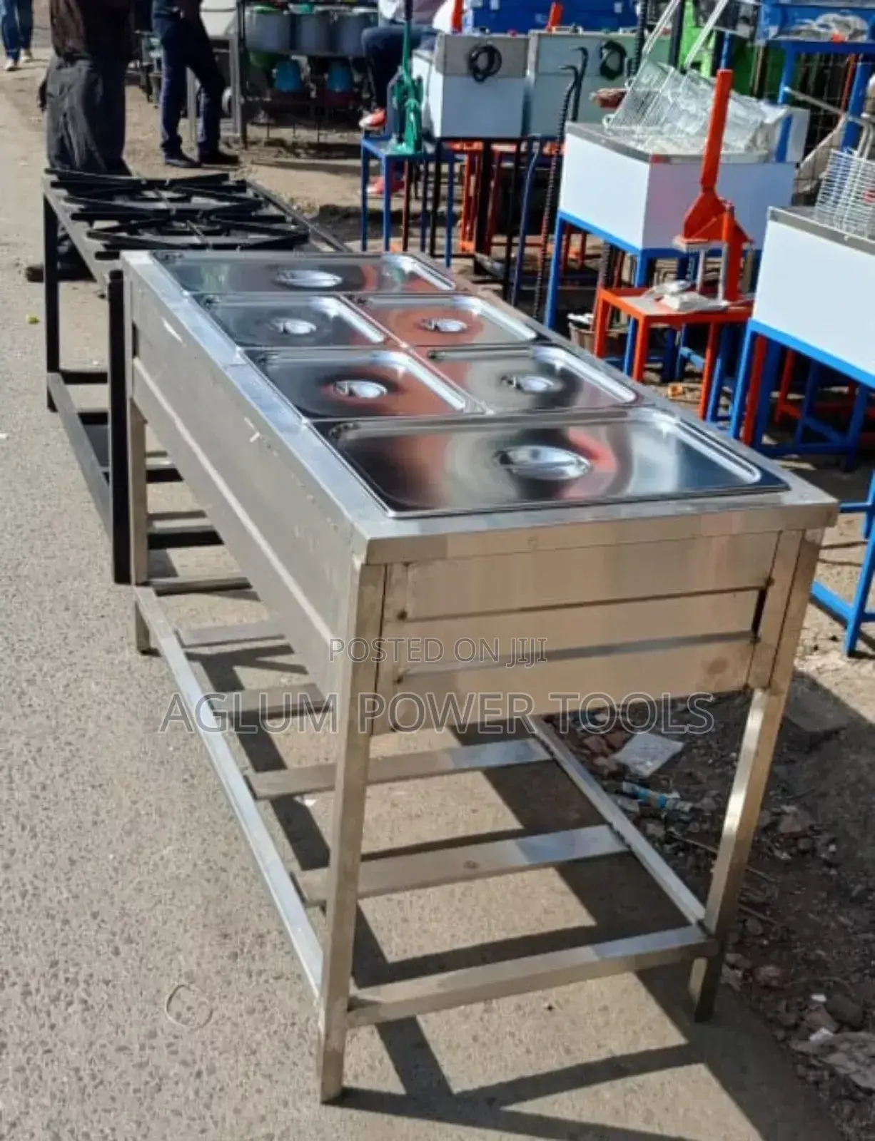 Stainless Steel Chaffing Dishes Table