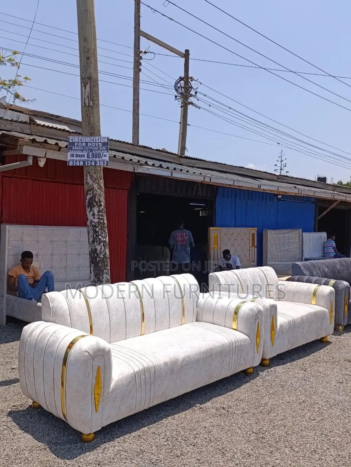 White 3+2 Sofa/ 5 Seater Sofa