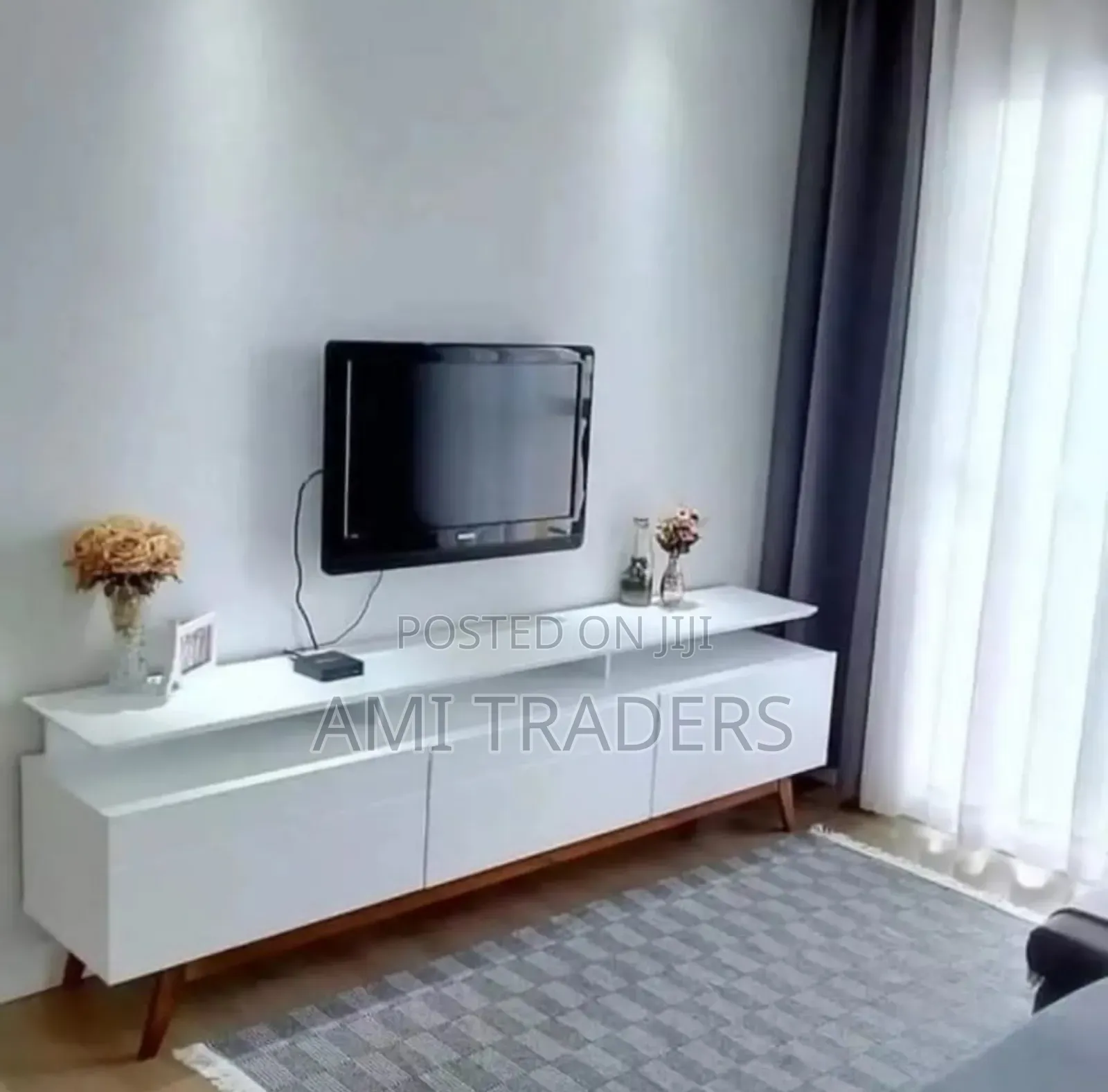 Posh Classic Tv Stand (6ft)