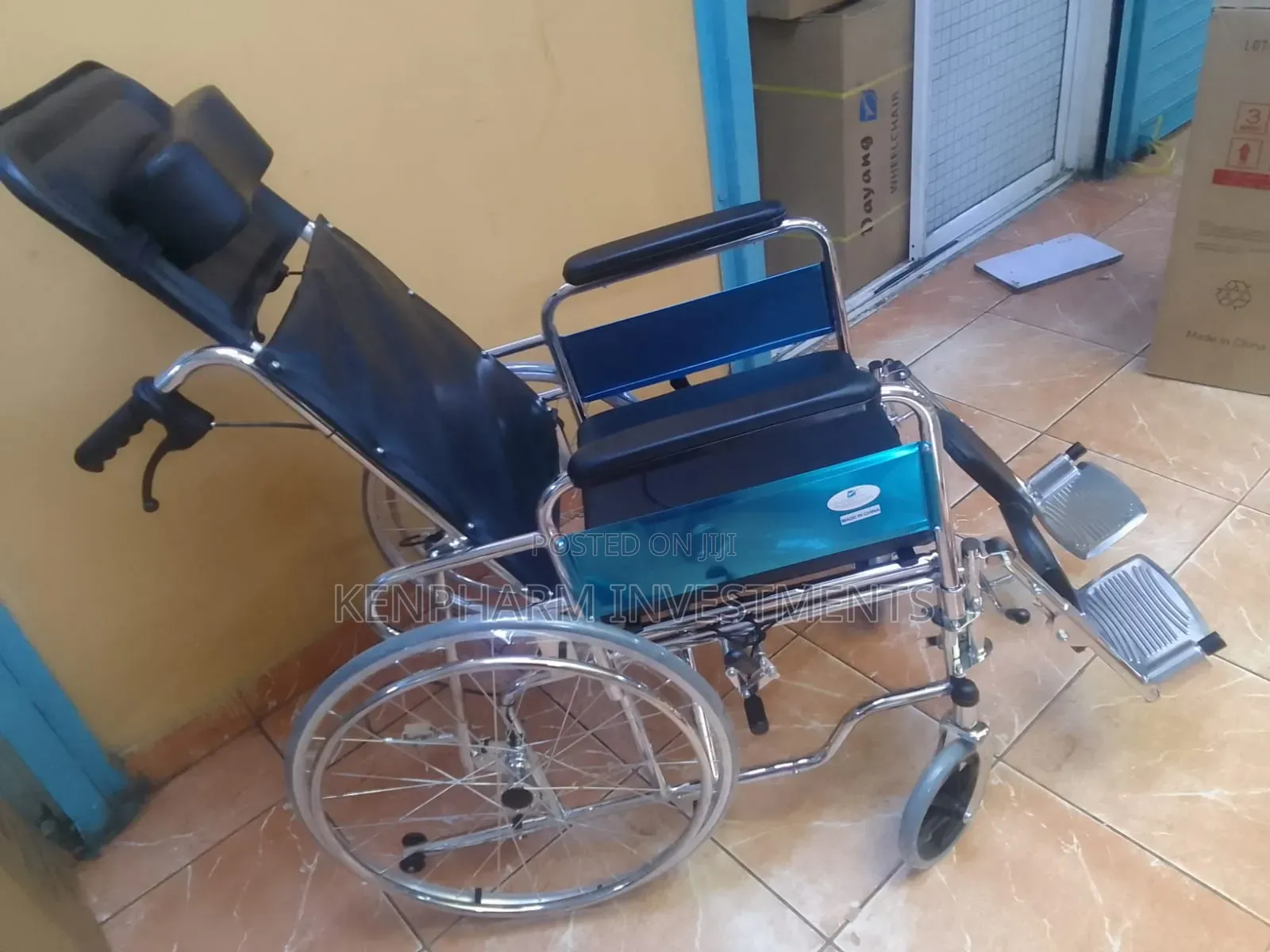 Reclining Wheelchair With Commode Dy02608