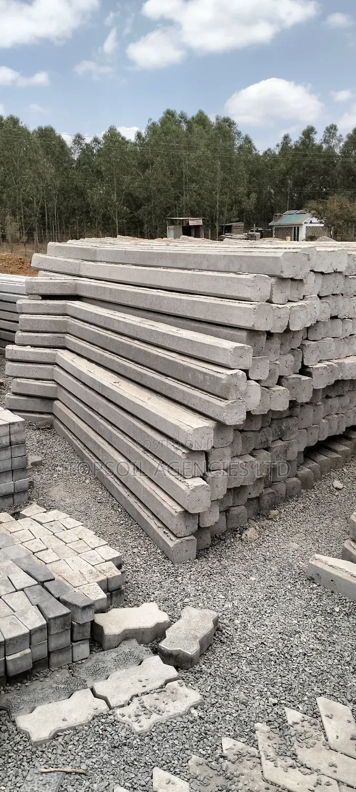 Concrete Fencing Post With Steel Inside