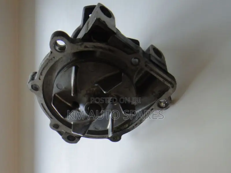 Suzuki J24A Water Pump for Escudo, Vitara, Grand Vitara.