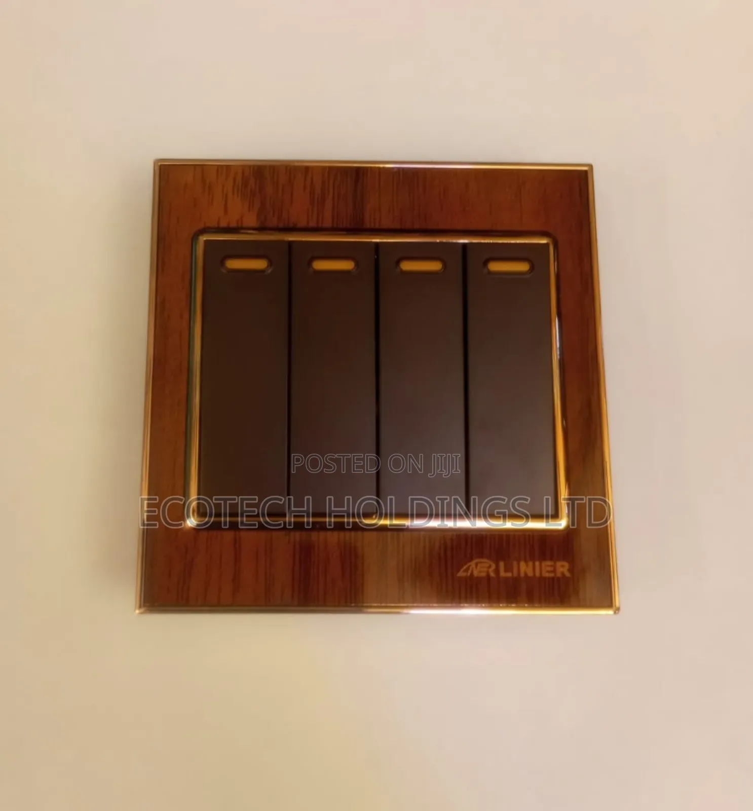 Executive 4 Gang 2 Way Switches(Gold) Zde3