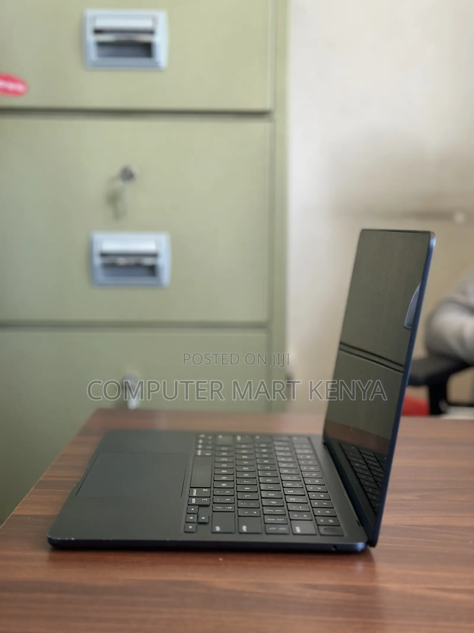 Laptop Apple MacBook Air 2022 M2 8GB Apple M2 SSD 256GB