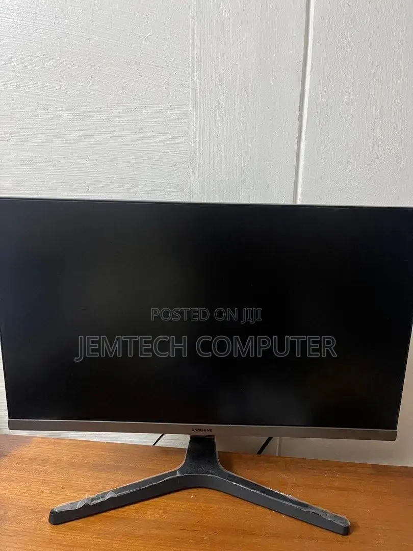 Essential 24 Samsung Essential 24" FHD Monitor, Black Color