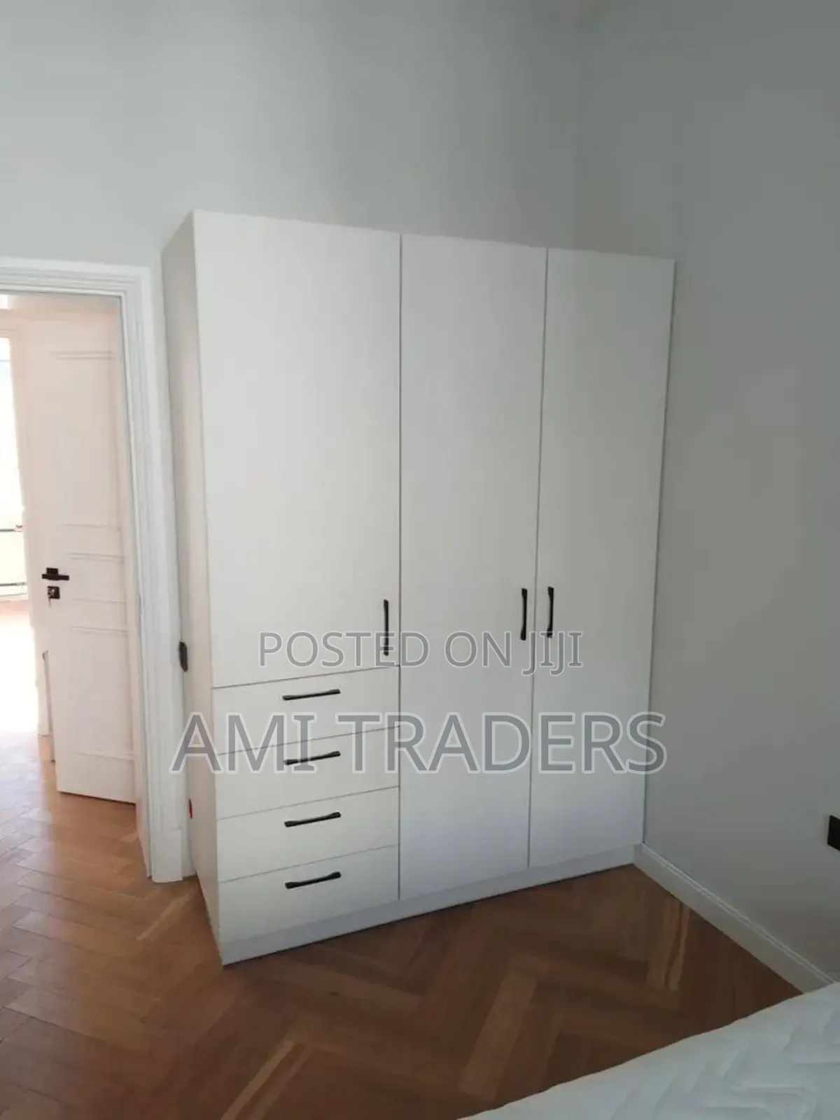 5*6 Cool Wardrobe