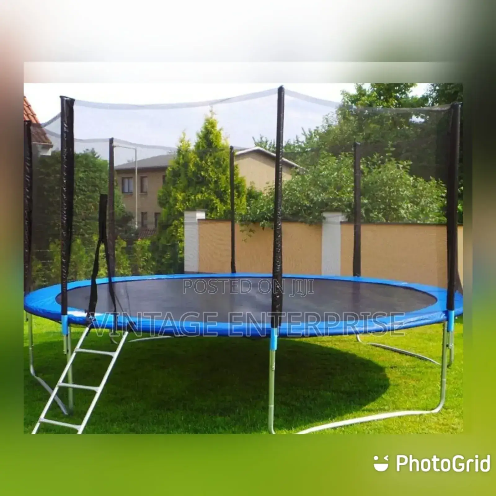 *14ft Trampoline With Safety Enclosure Net*"