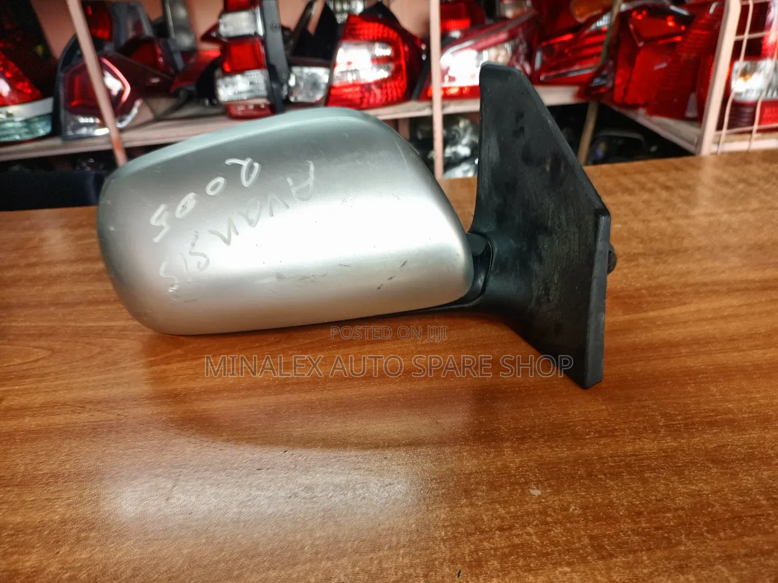 Avensis Power Sidemirror RHS Old Model Complete With Socket