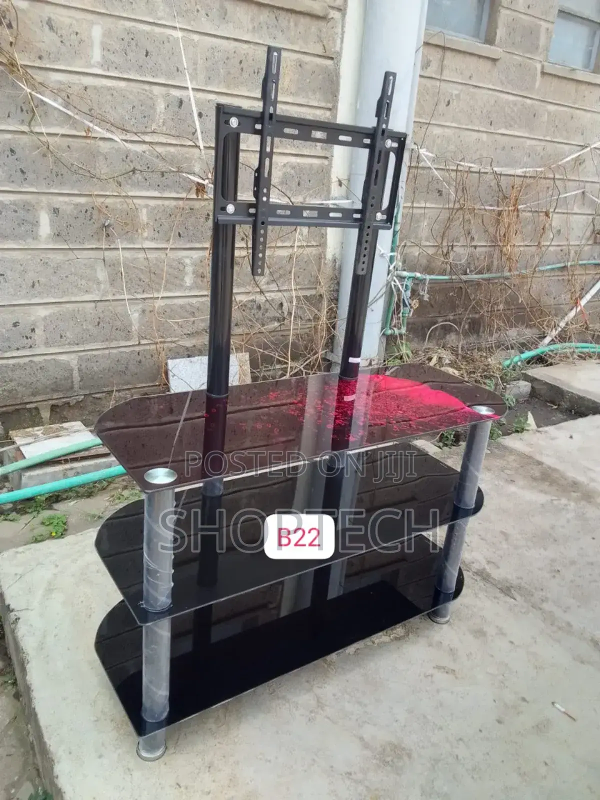 Black Executive Glass Tv Stand With Wall Mount at 4500