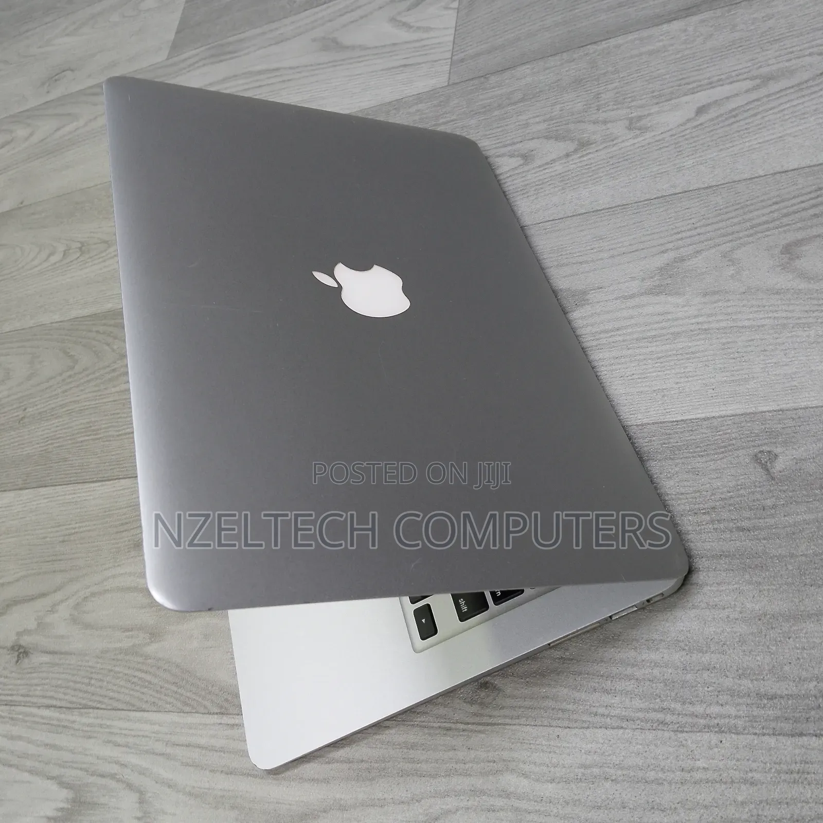 Laptop Apple MacBook Air 4GB Intel Core I5 SSD 128GB