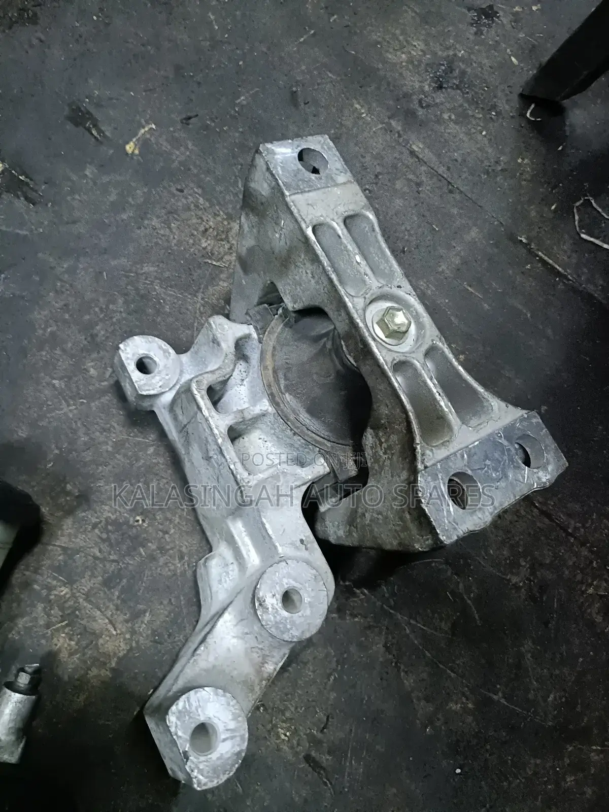 Nissan Juke Engine Mounting