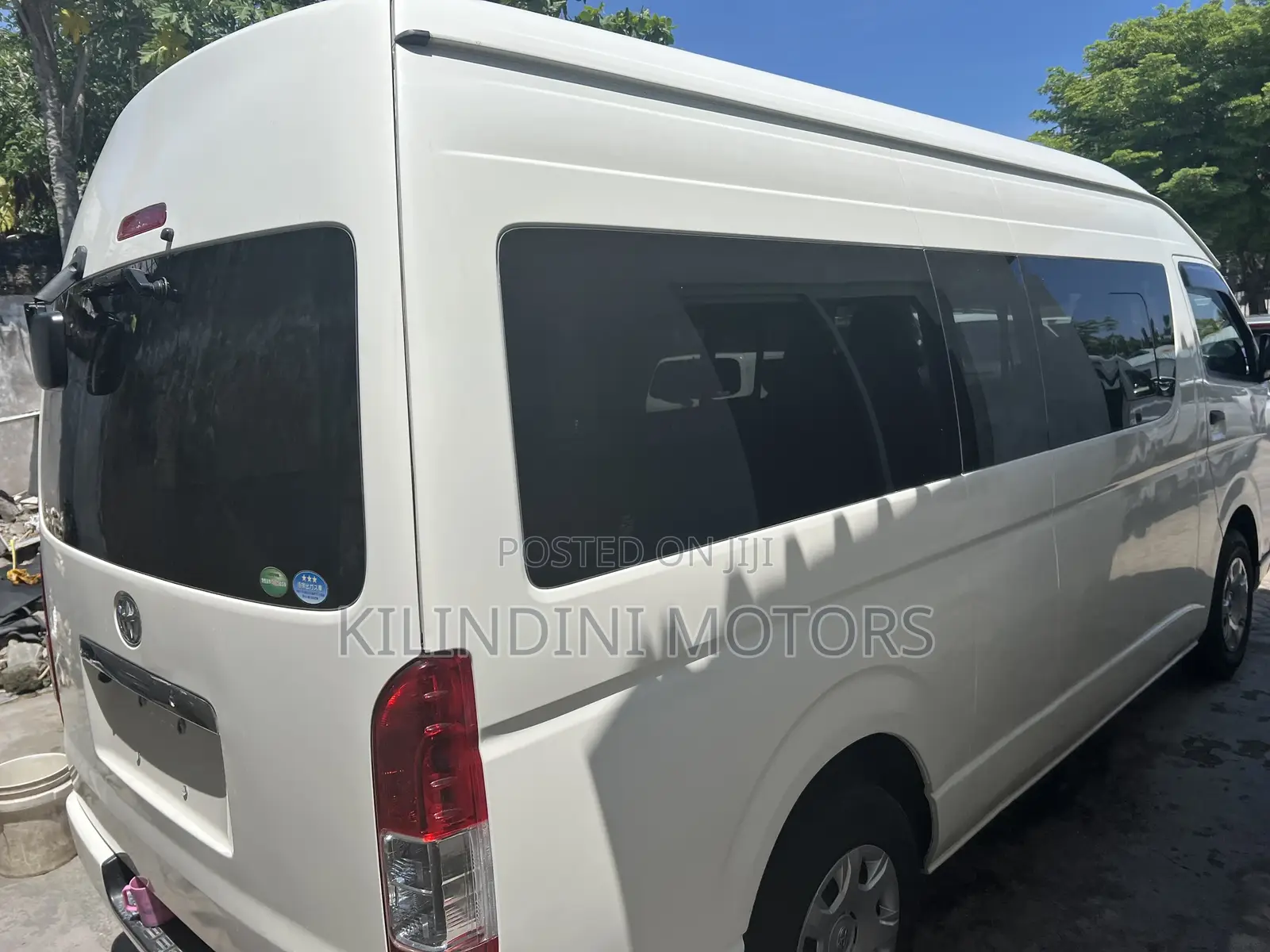 Toyota HiAce 2017 White