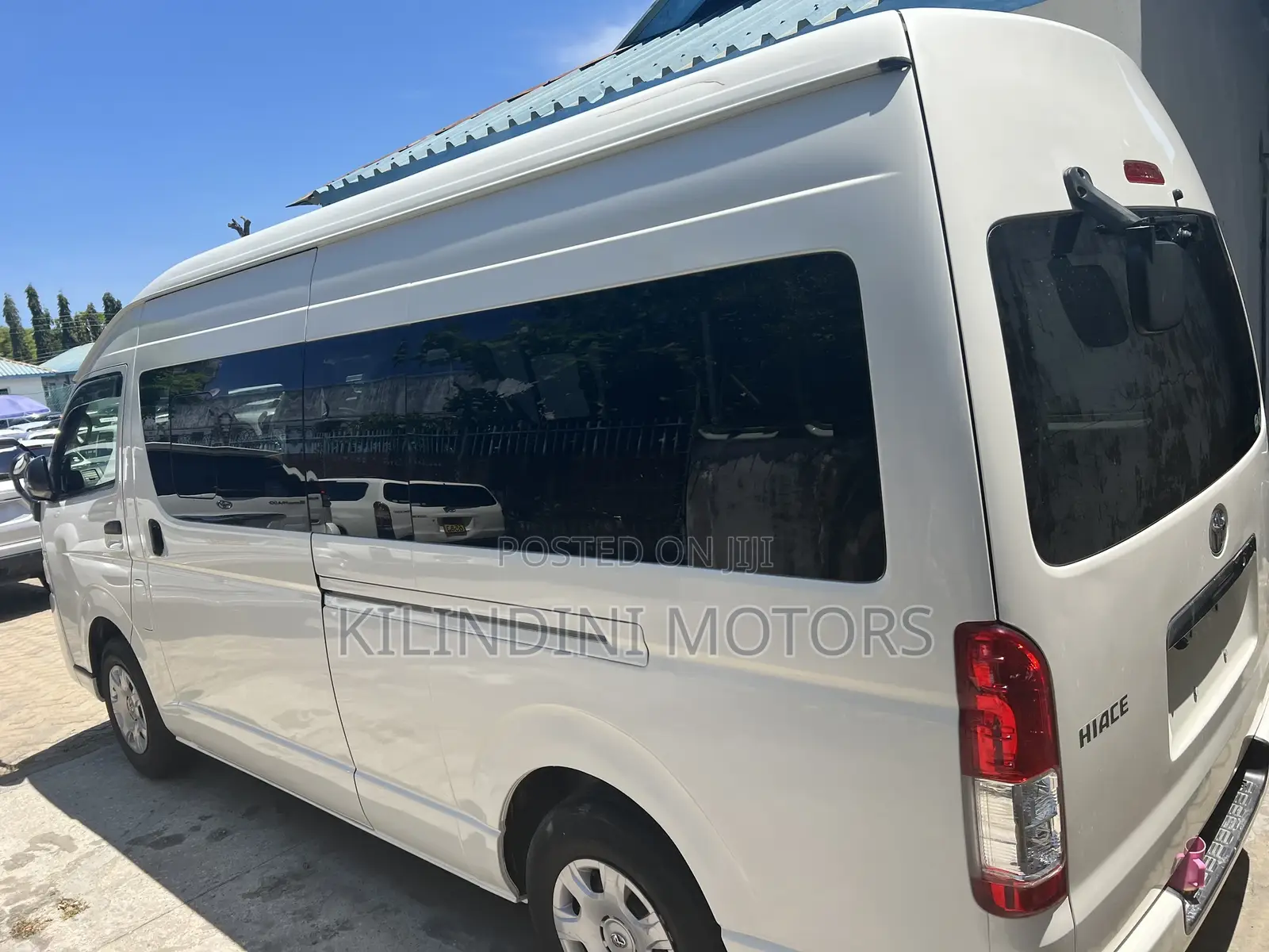 Toyota HiAce 2017 White