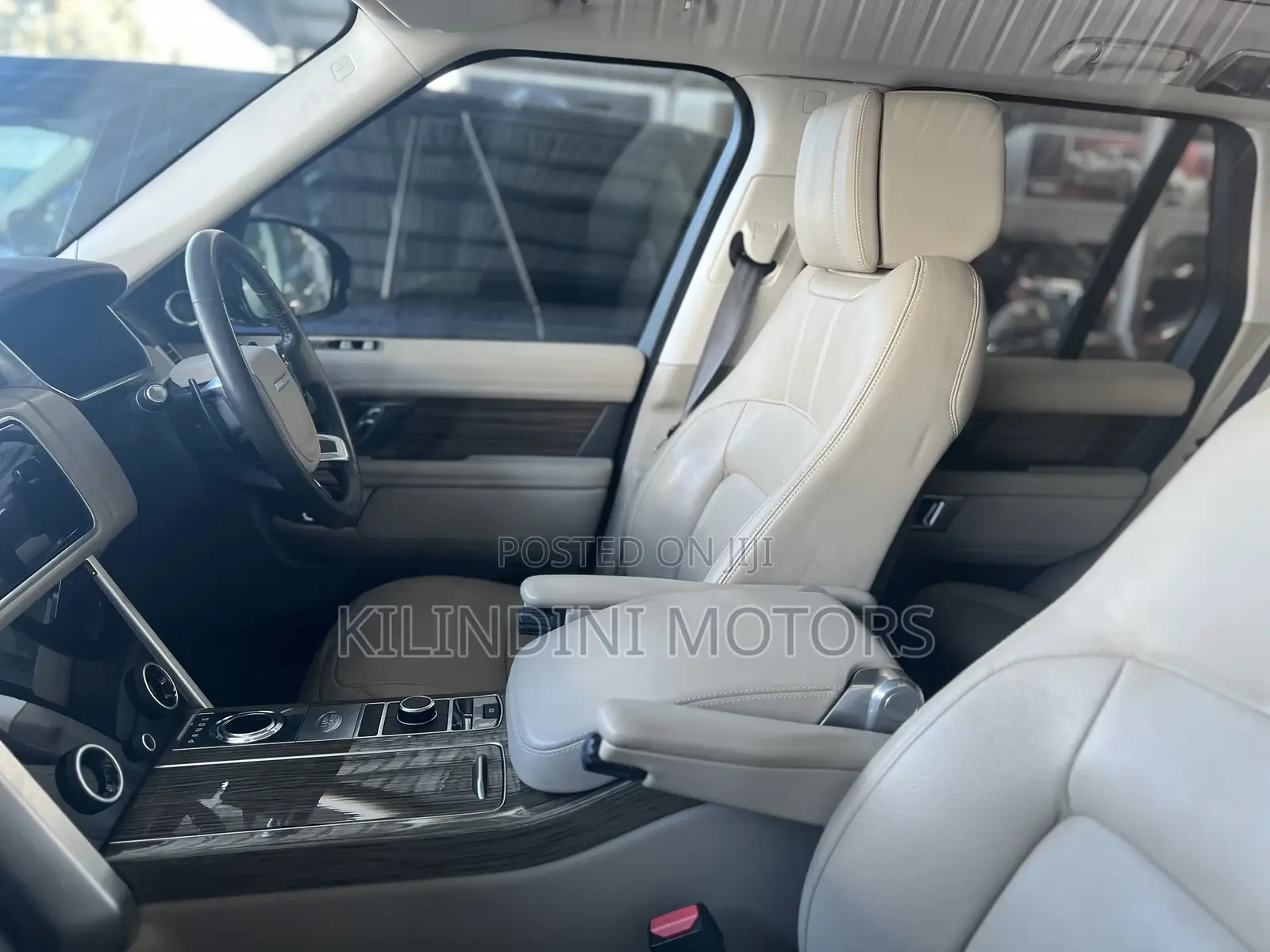 Land Rover Range Rover Vogue 2018 Gold