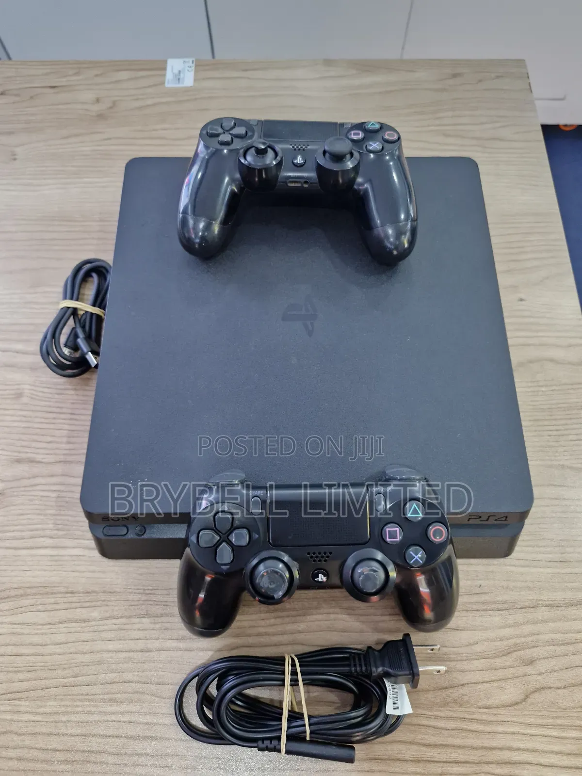 Ps4 Slim With 2 Game Controllers (Pads]