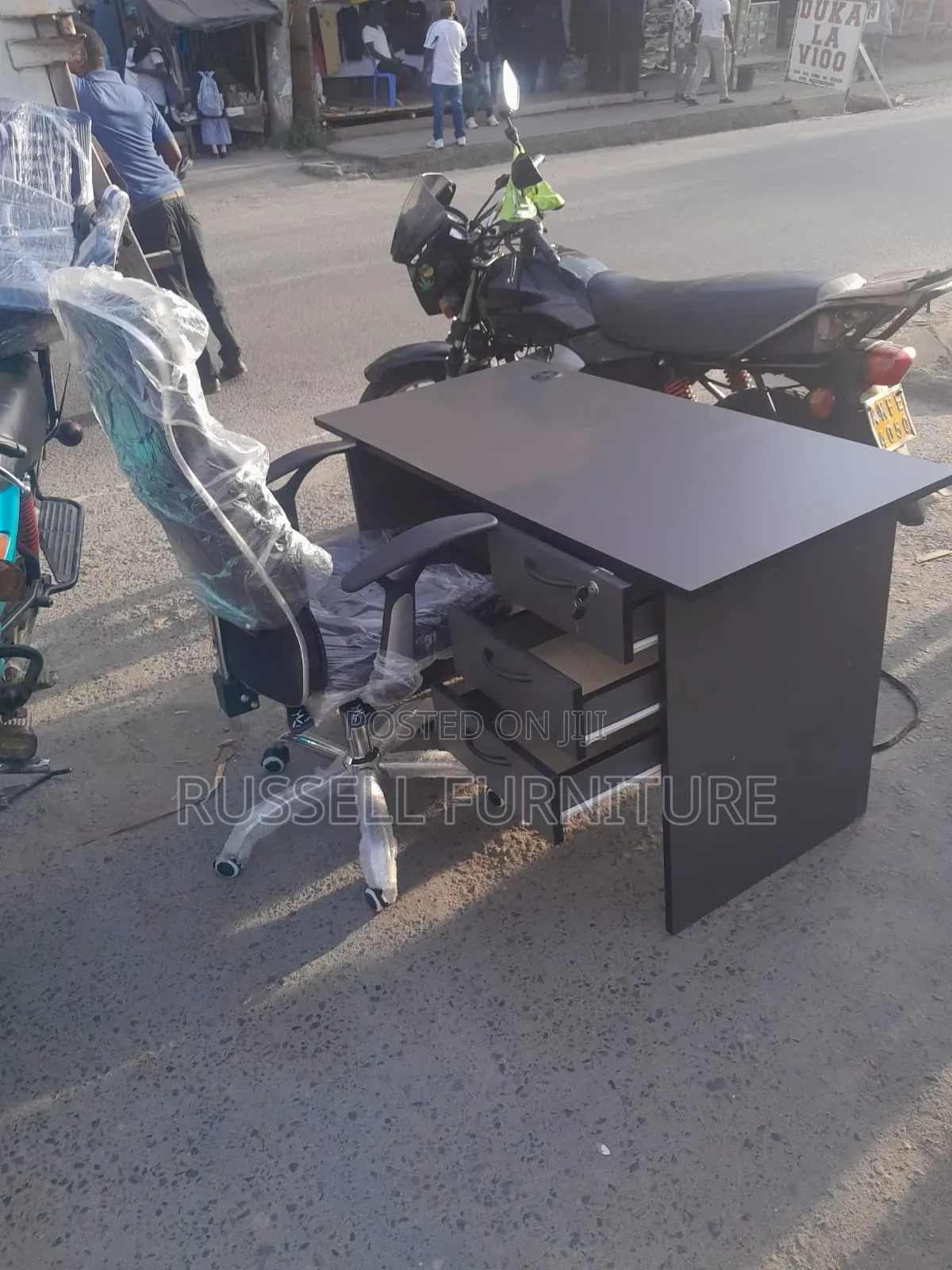 Leather Office Chair and Office Desk