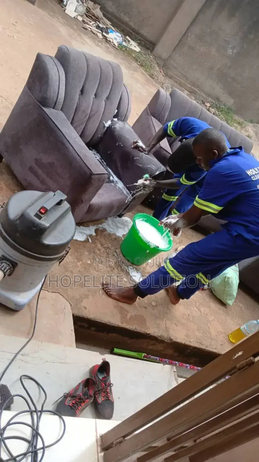 Sofa Shampooing Cleaning Services