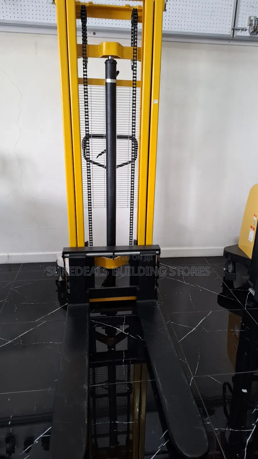 2-Ton Stacker With 1600mm Lift Height