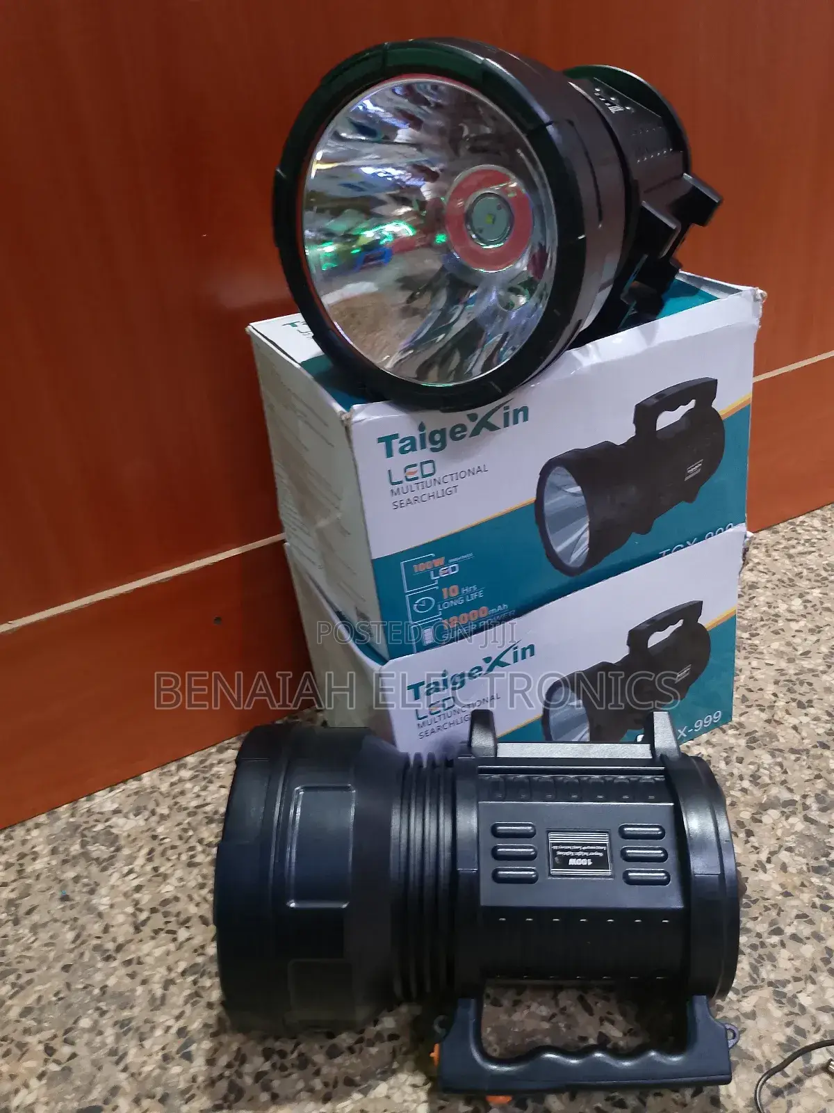 Led Search Light 100 Watts ,12000 Mah,10 HRS Long Life