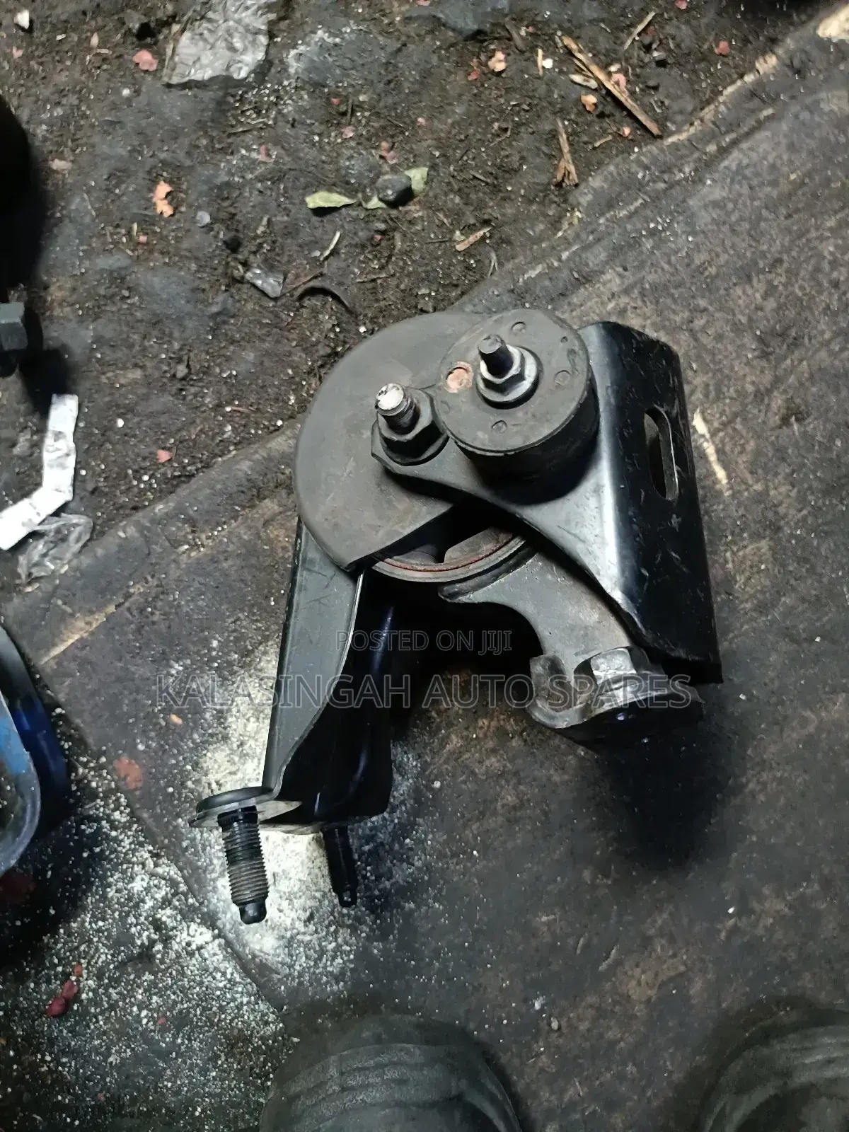 Auris Gearbox Mounting