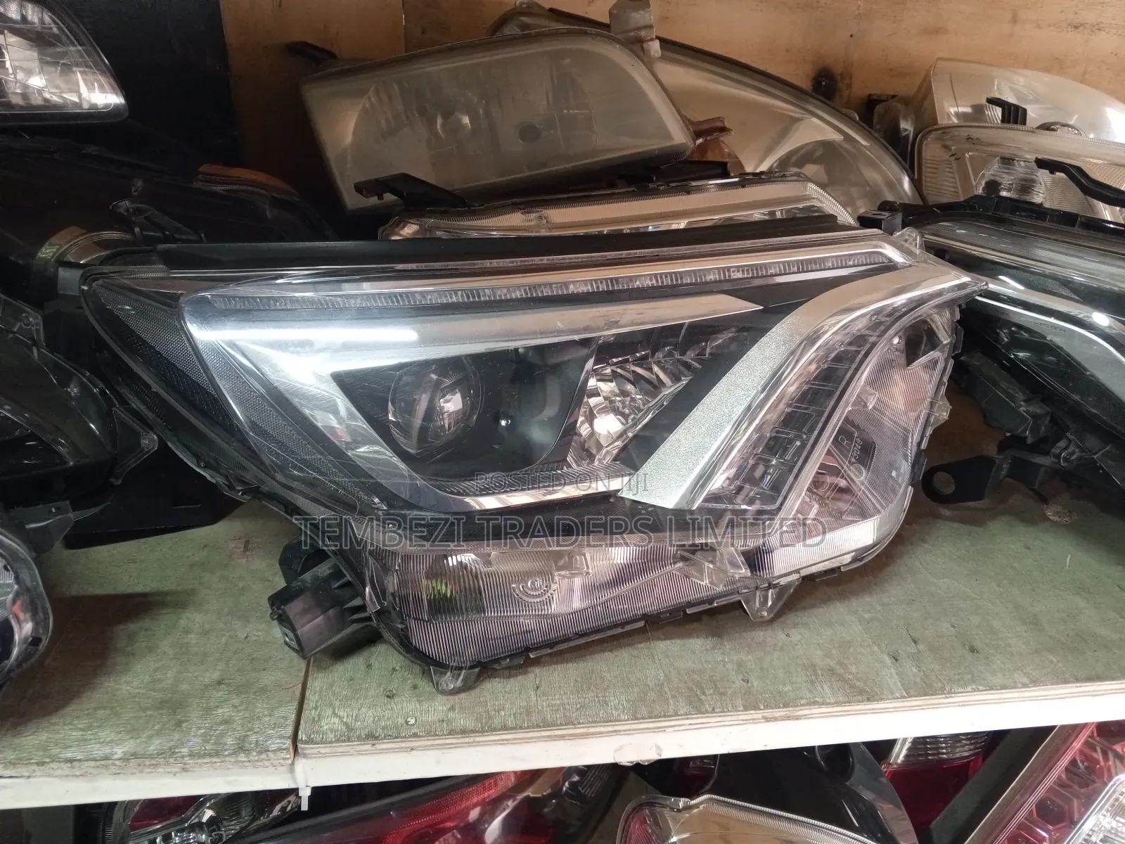 Toyota RAV4 Xenon Headlights/Lamp