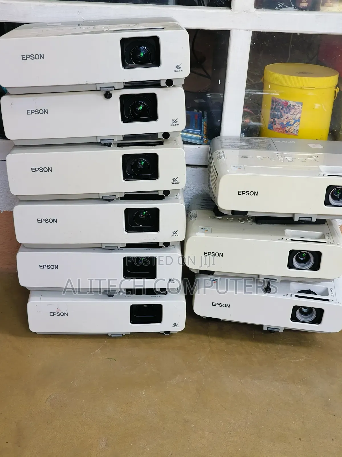 Epson Powerlite 83+