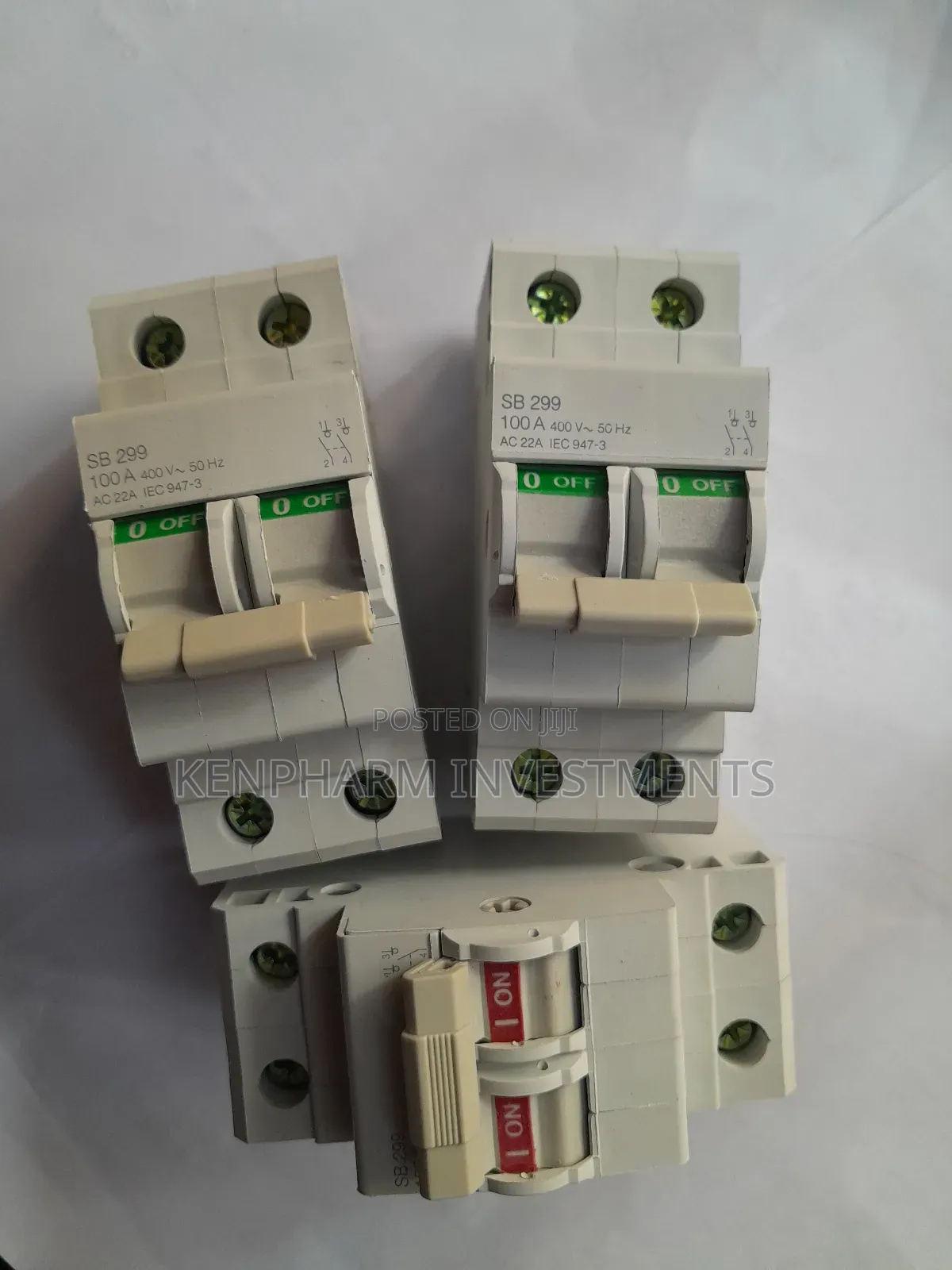 Double Pole 100 Amps; 400V