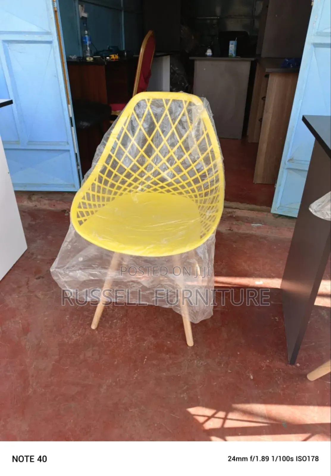 Clean Mesh Eames Chair