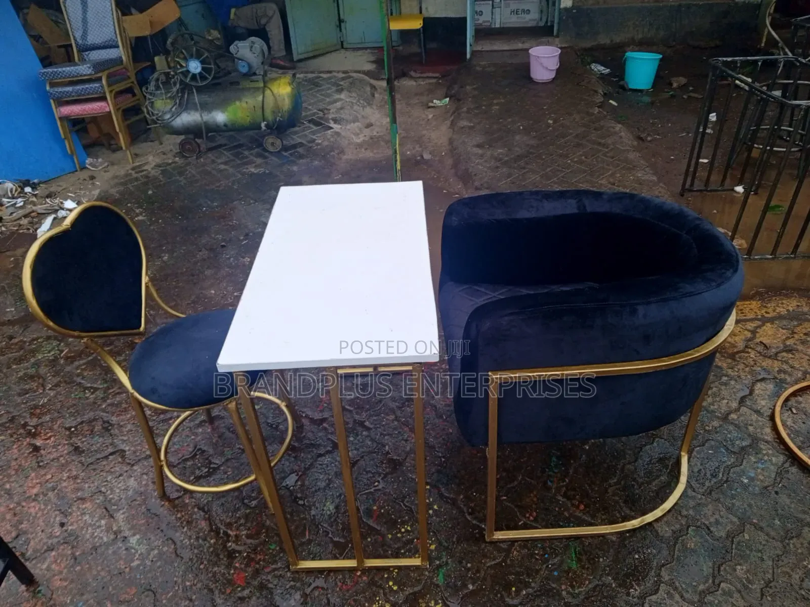 Manicure Table and Chairs