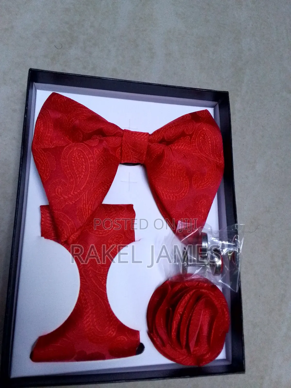 Buttery Red Bowtie