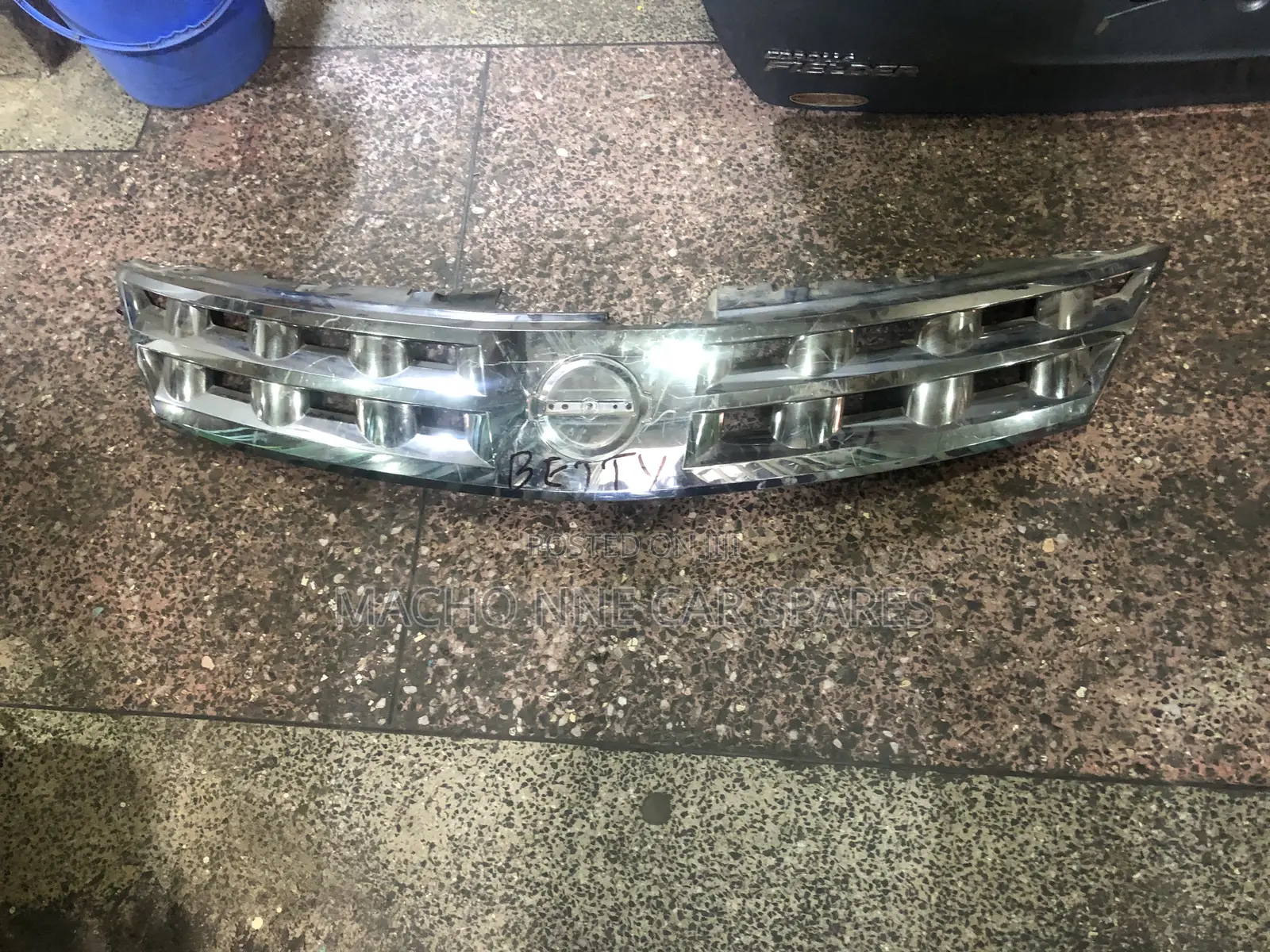 Nissan Murano 2005 Grill