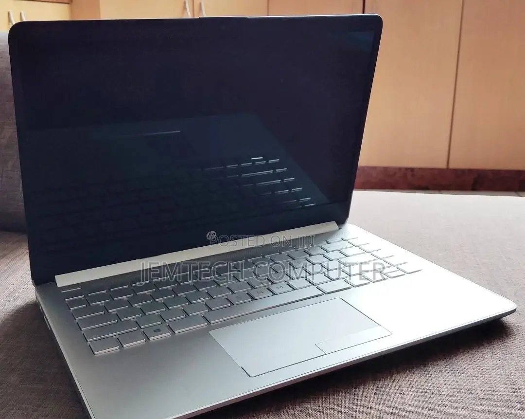 New Laptop HP 14S 4GB Intel Core I3 SSD 512GB
