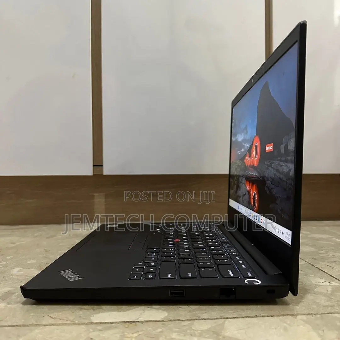 New Laptop Lenovo ThinkPad E14 G5 16GB Intel Core I7 SSD 512GB